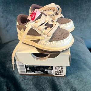 Travis Scott X Air Jordan 1 Reverse Mocha Baby